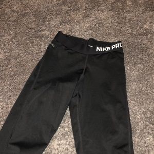 Nike pro crop leggings